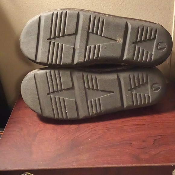 Air Walk Leather Shoes - Size 9
